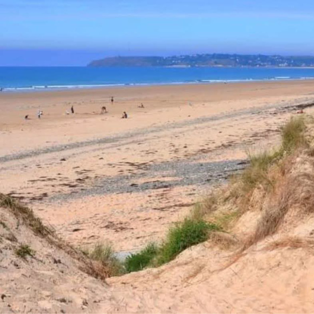 Grand espace à Portbail  .....
