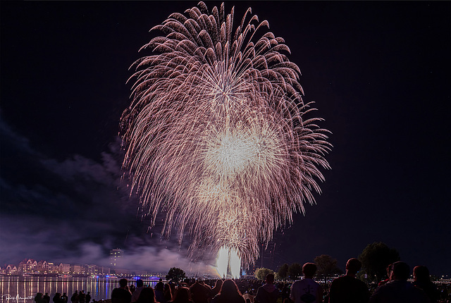 Feuerwerk...