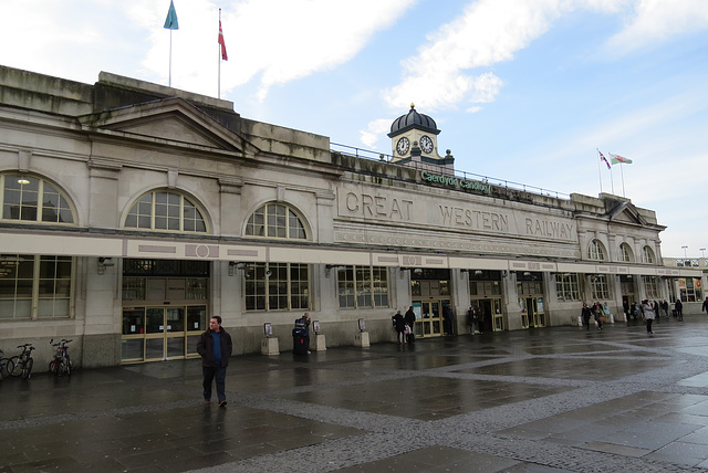 cardiff central railway station (1)