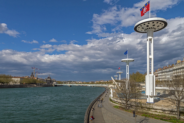 Die Bad Anstalt  an der Rhone in Lyon