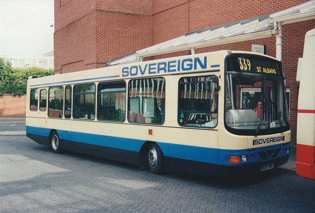 Sovereign Bus and Coach 606 (R606 WMJ) in Welwyn Garden City – 3 Jul 1998 (400-27)