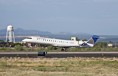 United Airlines Canadair CL-600 N784SK