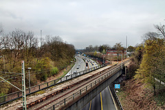 Ehem. Haltepunkt Rottbruch auf der Brücke über der A43 (Herne) / 8.04.2023