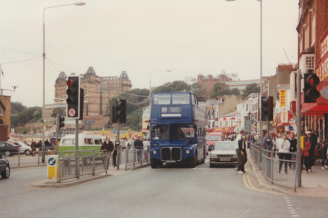 HFF: East Yorkshire/Scarborough & District 819 (EDS 221A) – 7 Sep 1996 (327-08)