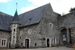 La porte de ville du château du Plessis-Macé