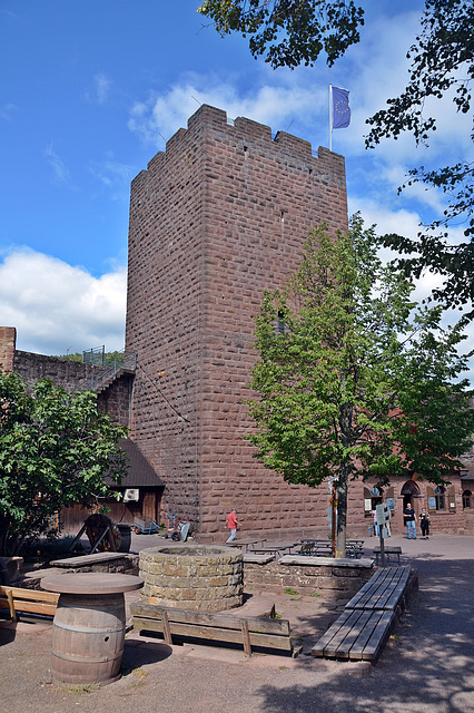 Bergfried der Burg Landeck (Pfalz)