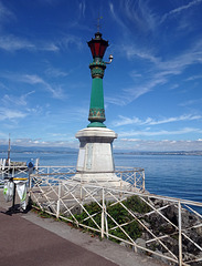 Leuchtfeuer am Yachthafen Quai paul leger Evian-les-Bains