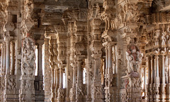 Die "singenden" Säulen im Vitthala Tempel