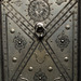 Heurtoir sur une jolie porte en métal à Marrakech