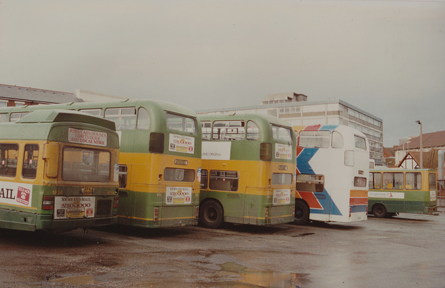 Stagecoach (ex Alder Valley) buses in Aldershot bus station - 2 Dec 1992 (183-19A) Stagecoach (ex Alder Valley) buses in Aldershot bus station - 2 Dec 1992 (183-19A)