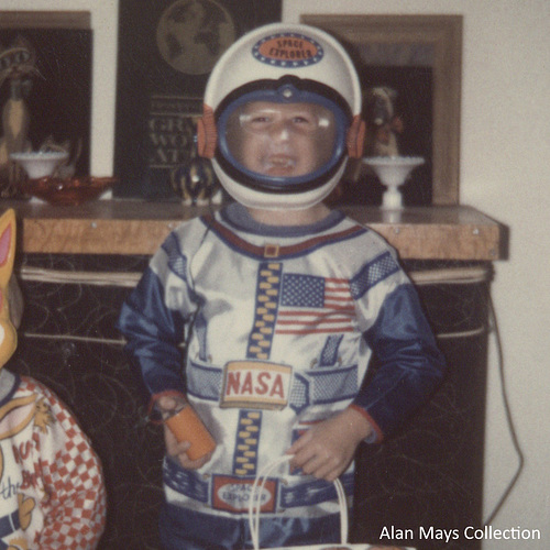 Space Explorer (Trick or Treat with Fluffy the Bunny and the Space Explorer, 1971)