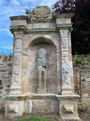 LR-IMG 0439 - Ancient tombstone in Anstruther churchyard