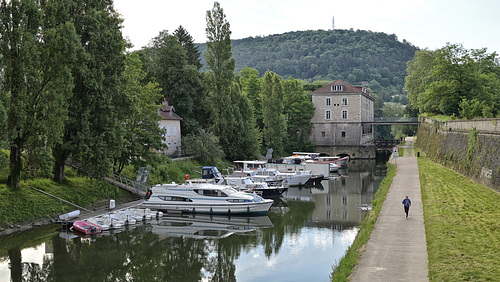 BESANCON: le moulin Saint Paul, le port fluvial depuis le pont de le république.02