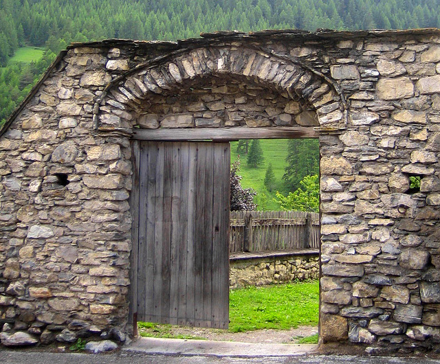 Vieille porte Arvieux