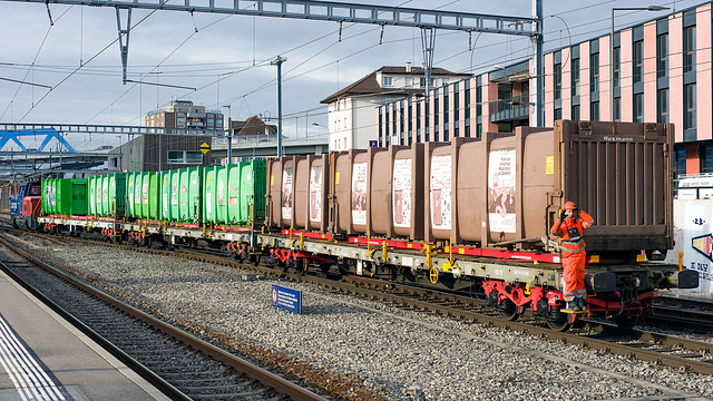 251128 Renens conteneurs TRIDEL