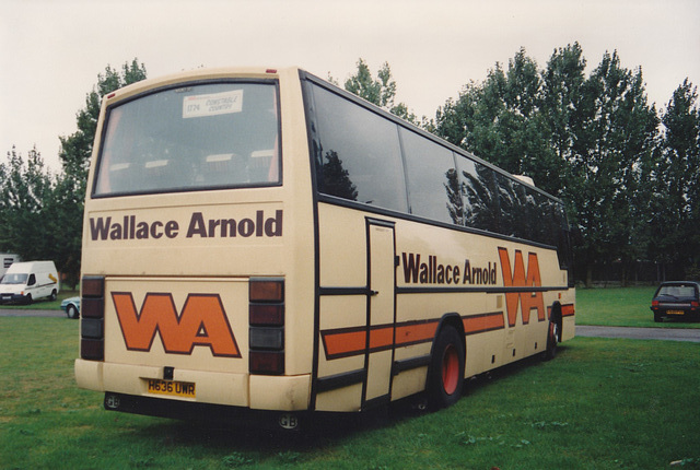 Wallace Arnold H636 UWR at the Smoke House Inn, Beck Row – 16 Sep 1993 (204-29) Wallace Arnold H636 UWR at the Smoke House Inn, Beck Row – 16 Sep 1993 (204-29)