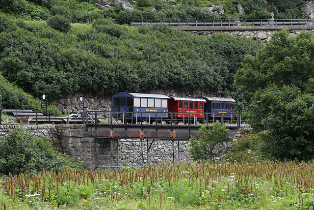 Waggons der Furka-Bergstrecke