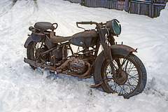 motorcycle archeology - 1936 Puch 800