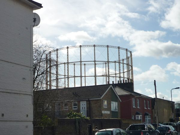 Gas holder