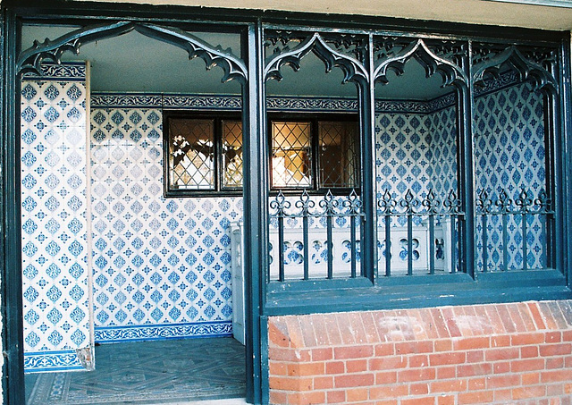 Late Victorian Tile Work Spring Cottage, Clivedon, Buckinghamshire