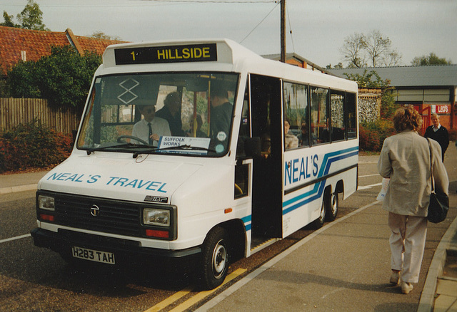 Neal’s Travel H283 TAH in Brandon – 8 Oct 1994 (242-17A)