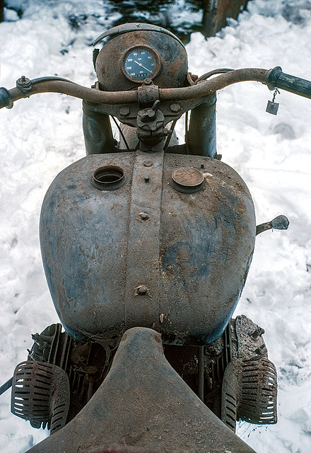 motorcycle archeology - 1936 Puch 800