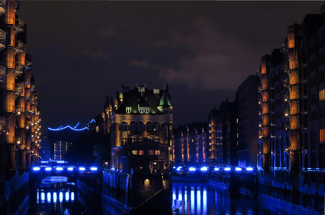 Blaue Stunde in der Speicherstadt