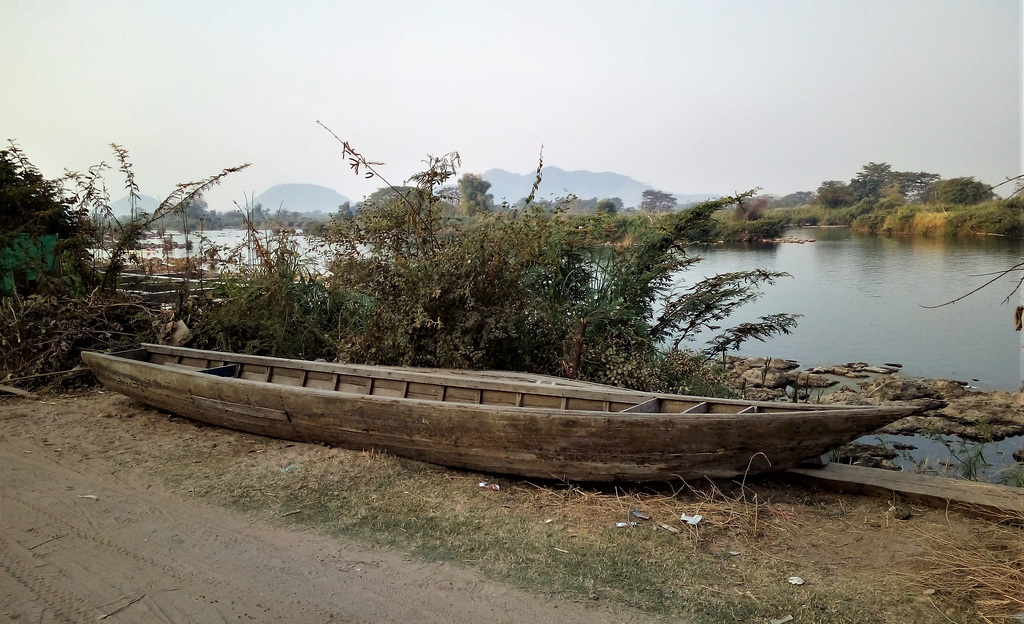 Pirogue laotienne