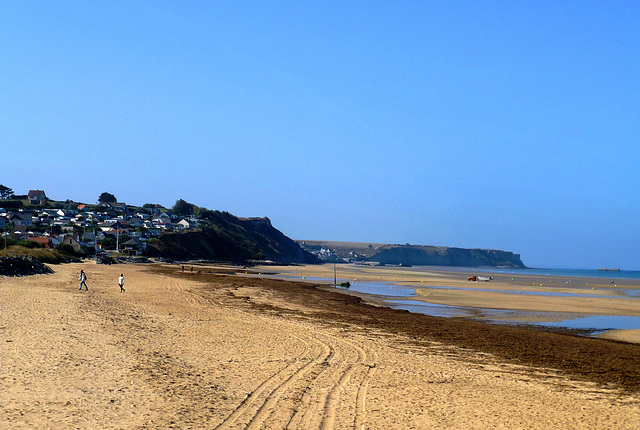 FR - Asnelles - View along the coastline towards Arromanches