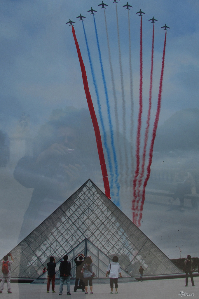 Les 30 ans de la pyramide du Louvre - Paris