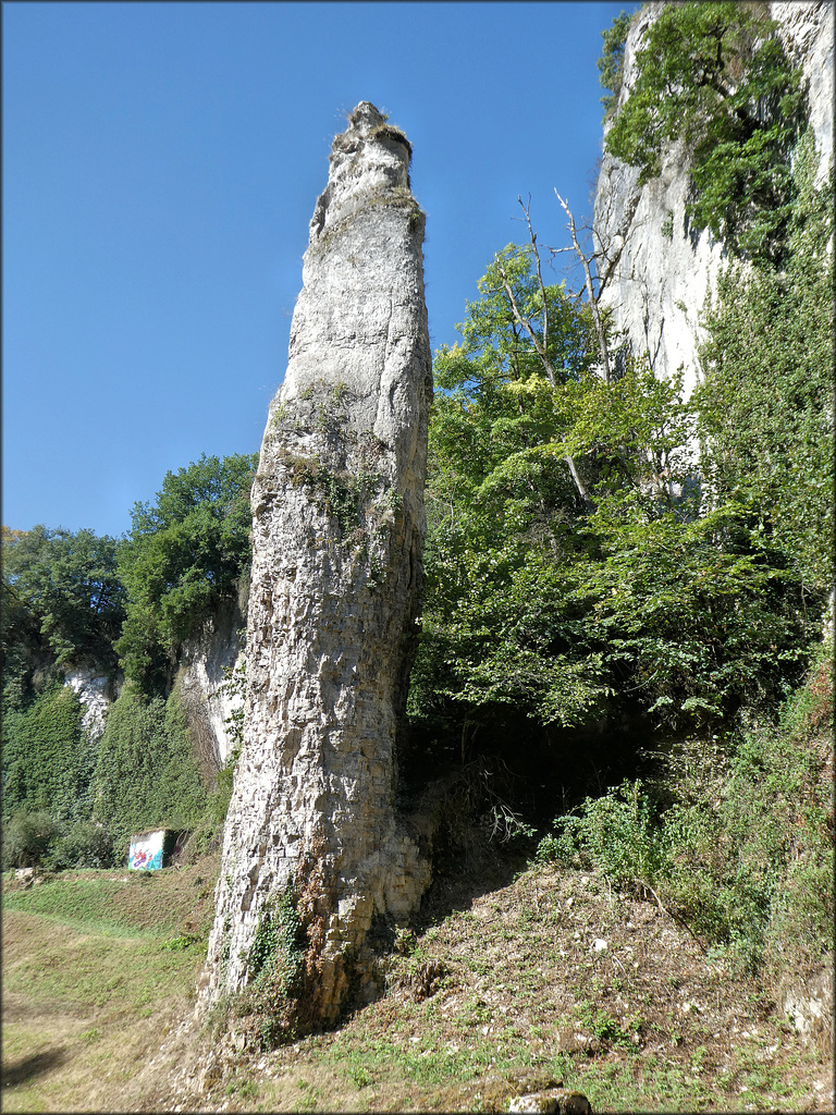 Crémieu (38) 5 août 2020. Gorges de la Fusa. Le "Pain de Sucre".