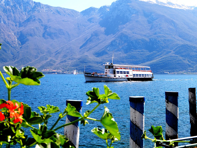 Schifffahrt auf dem Lago die Garda...  ©UdoSm