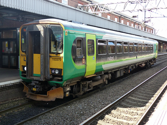 153375 at Nuneaton - 8 September 2016