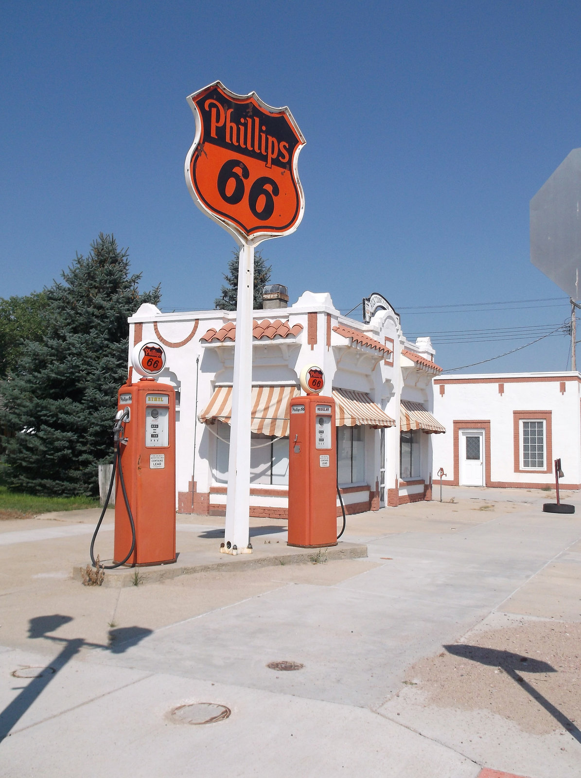 Phillips 66.....le plein S.V.P. !