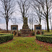 Kriegerdenkmal an der Unnaer Straße (Holzwickede-Hengsen) / 25.12.2020