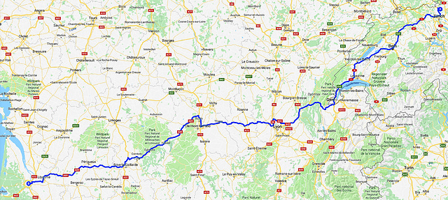 By car to Bordeaux to the Cycling tour from the Bordeaux vineyards to the Atlantic coast By car to Bordeaux to the Cycling tour from the Bordeaux vineyards to the Atlantic coast