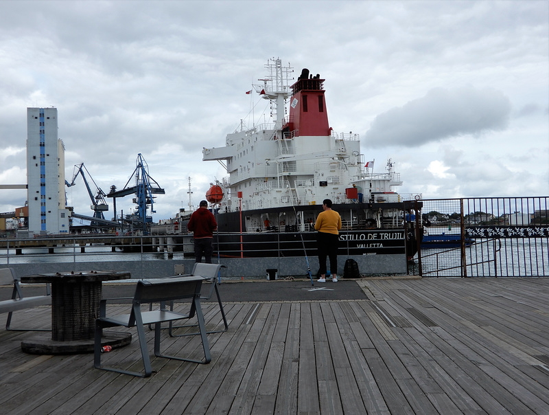 un dimanche au port,