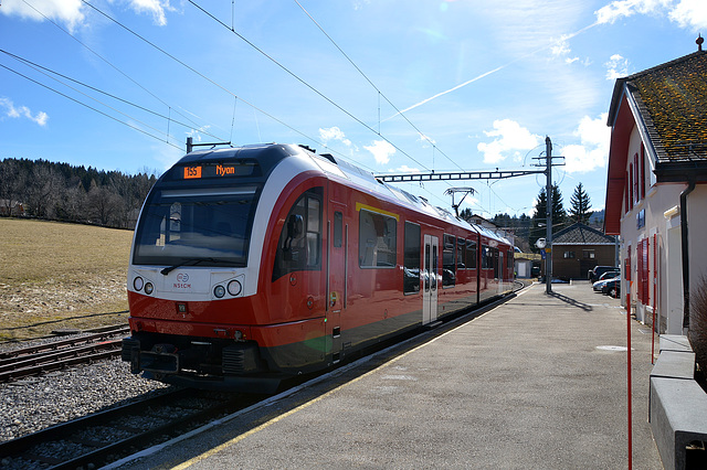 Bereit zur Rückfahr nach Nyon in La Cure, eine Komposition der Chemin de fer Nyon–Saint-Cergue–Morez