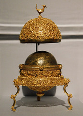 Goa Stone and Case in the Metropolitan Museum of Art, February 2020