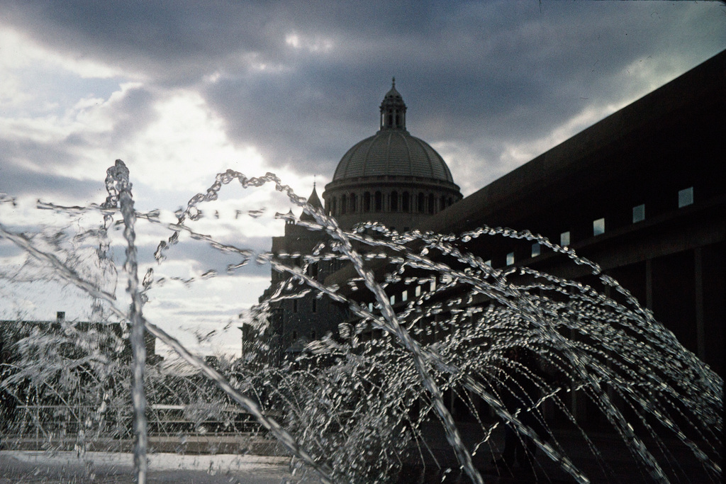 Christian Science Center Fountain (2)