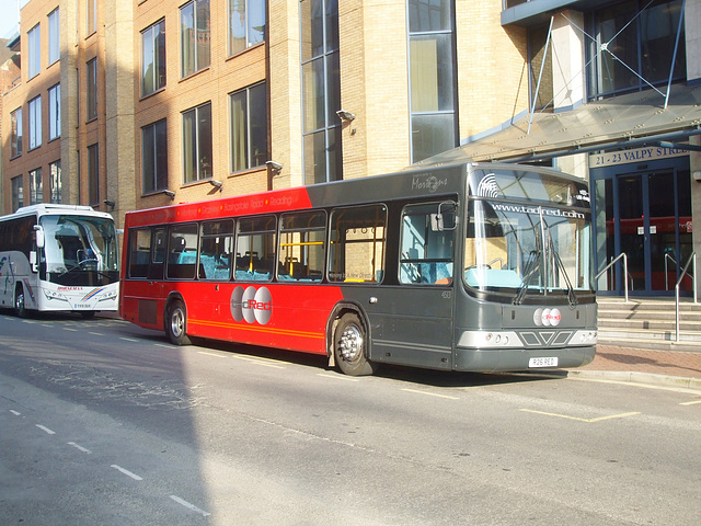 DSCF6827 Mortons Travel of Little London, Tadley R26 RED (V513 DFT) in Reading - 6 Apr 2017