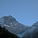 Blick zu den Schneebedeckten Alpengipfeln in Kandersteg