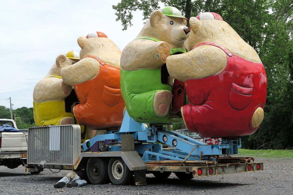 4 Bears & 2 Legs