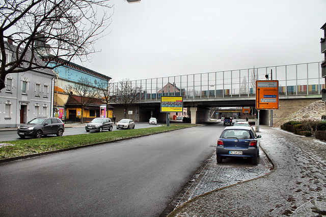 Bahnhofstraße mit Autobahnbrücke der A40 (Wattenscheid) / 7.01.2017