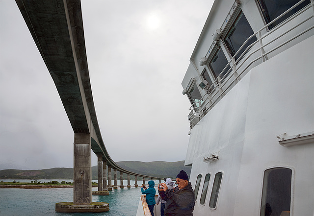 MS Vesterålen crossing Hadsel bridge