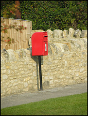 Tiddington post box