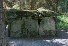 Steinkammergrab im Ötzidorf ... 2 x P.i.P. (© Buelipix)