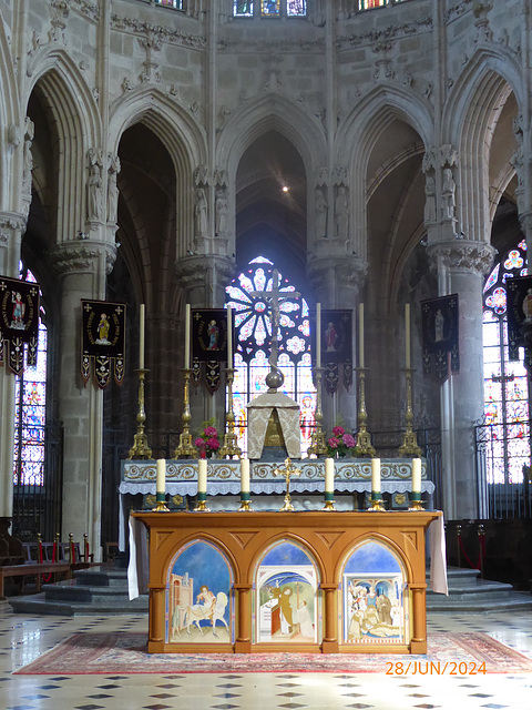 Abbaye NOTRE DAME  (EVRON  Mayenne)