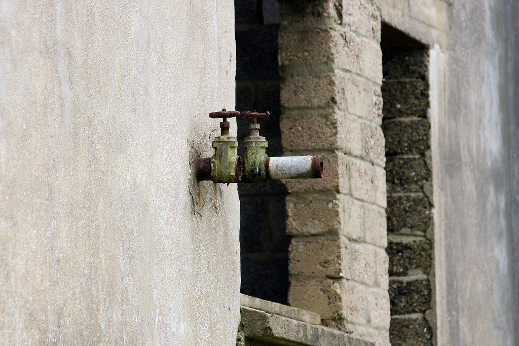 derelict structure