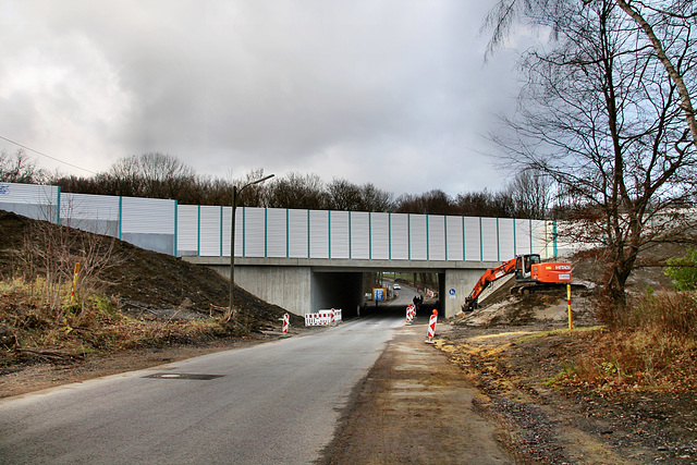 Holzwickeder Straße mit Autobahnbrücke der A1 (Holzwickede) / 25.12.2020